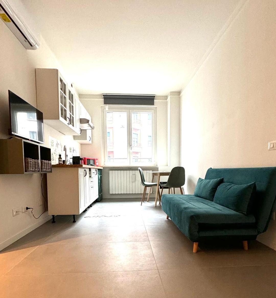 Rainbow Studio Flat- Monolocale Luminoso Milão Exterior foto